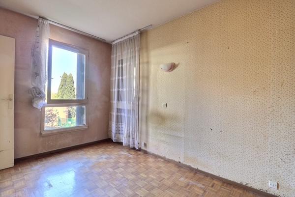 Marseille (13009) Résidence le floralia, grand appartement T379m2 avec balcon, véranda et parking