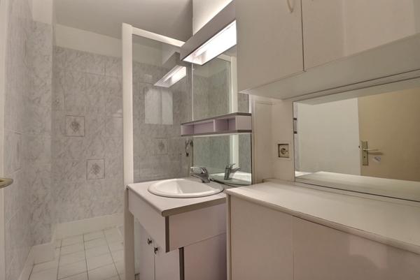 Marseille (13009) Résidence le floralia, grand appartement T379m2 avec balcon, véranda et parking