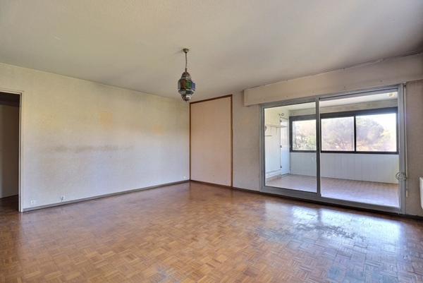 Marseille (13009) Résidence le floralia, grand appartement T379m2 avec balcon, véranda et parking