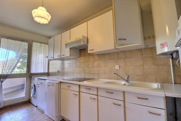 Marseille (13009) Résidence le floralia, grand appartement T379m2 avec balcon, véranda et parking