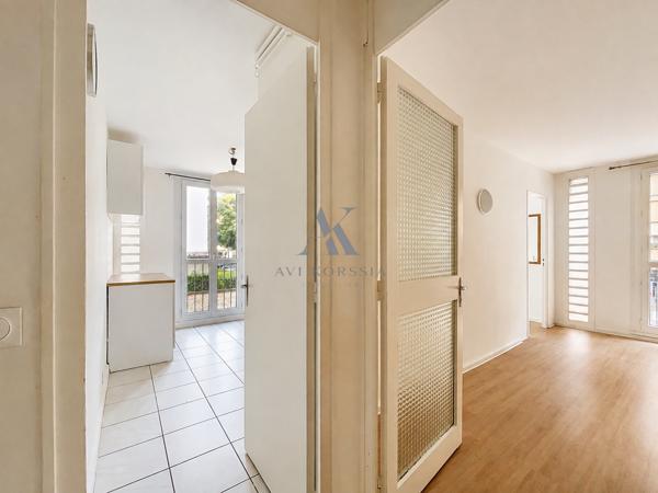 Villeurbanne – Appartement T4 72 m², 3 chambres avec parking et cave