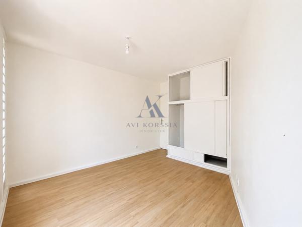 Villeurbanne – Appartement T4 72 m², 3 chambres avec parking et cave