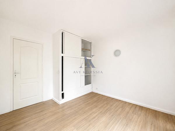 Villeurbanne – Appartement T4 72 m², 3 chambres avec parking et cave