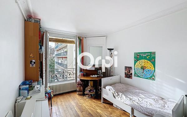 Appartement à vendre    3 pièces • 54,54 m2 Paris 15