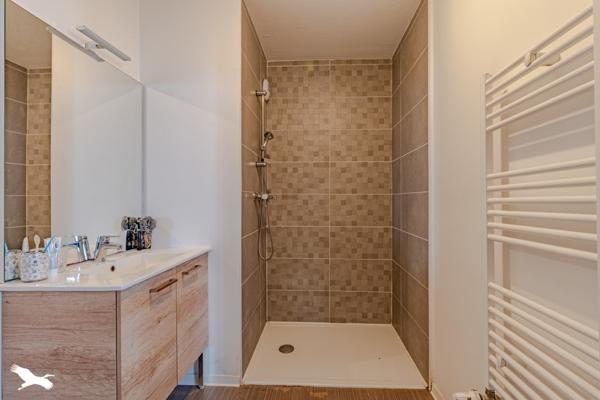 Appartement à vendre |                                       Bordeaux |                                        2 pièces  |  44 m²