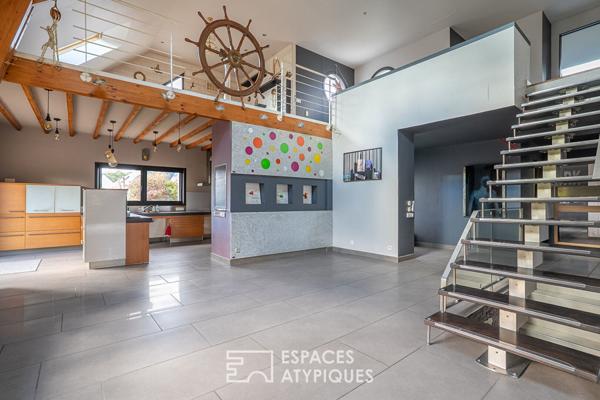 Maison loft d’architecte avec ascenseur et prestations haut de gamme