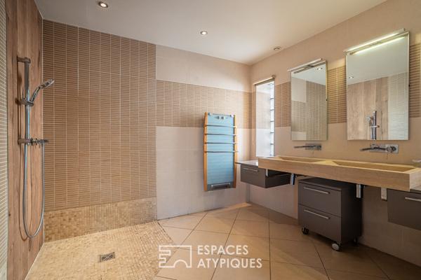 Maison loft d’architecte avec ascenseur et prestations haut de gamme