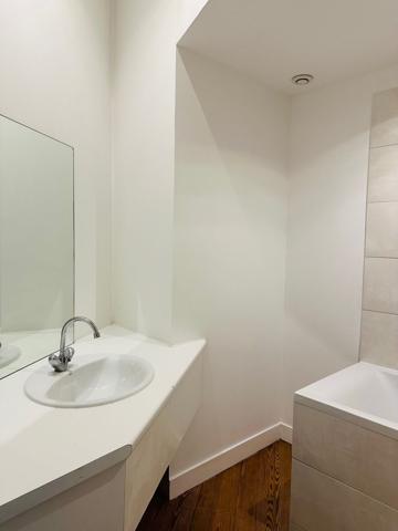 A vendre : Bel Appartement en plein Centre de Bordeaux à 50 m de la Place de la Comédie et du Grand Théatre