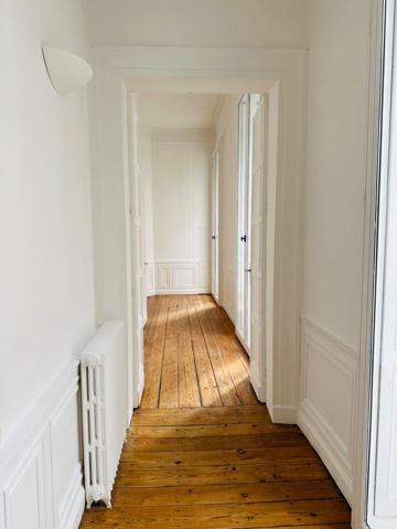 A vendre : Bel Appartement en plein Centre de Bordeaux à 50 m de la Place de la Comédie et du Grand Théatre
