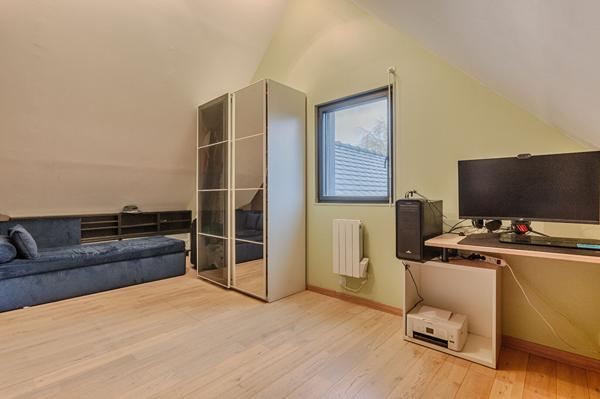 Maison en bois rare sur Thoiry !