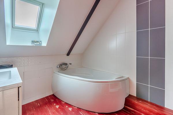 Maison en bois rare sur Thoiry !