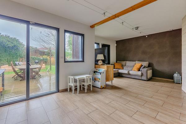 Maison en bois rare sur Thoiry !