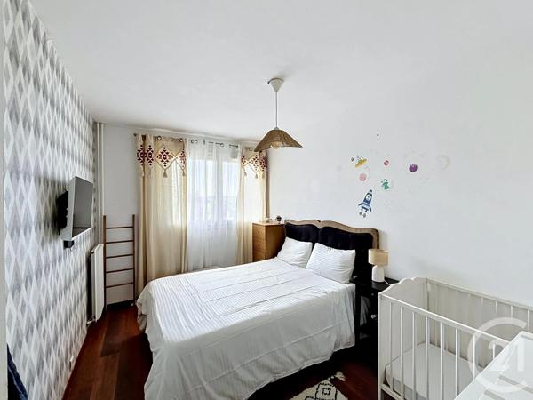 Appartement F3 à vendre  3 pièces - 71 m 2   CHATOU  - 78
