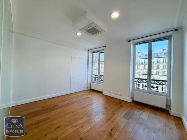 Local professionnel à louer 264m²