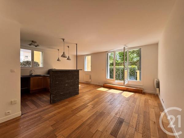 Appartement 2 Pièces à vendre  2 pièces - 61 m 2   FONTAINEBLEAU  - 77