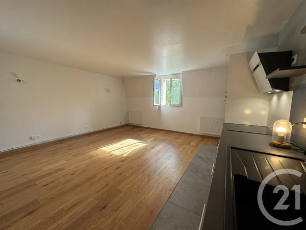 Appartement 2 Pièces à vendre  2 pièces - 61 m 2   FONTAINEBLEAU  - 77