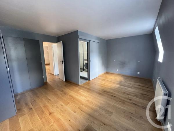 Appartement 2 Pièces à vendre  2 pièces - 61 m 2   FONTAINEBLEAU  - 77