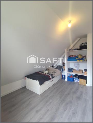 Maison en lotissement avec beau terrain !