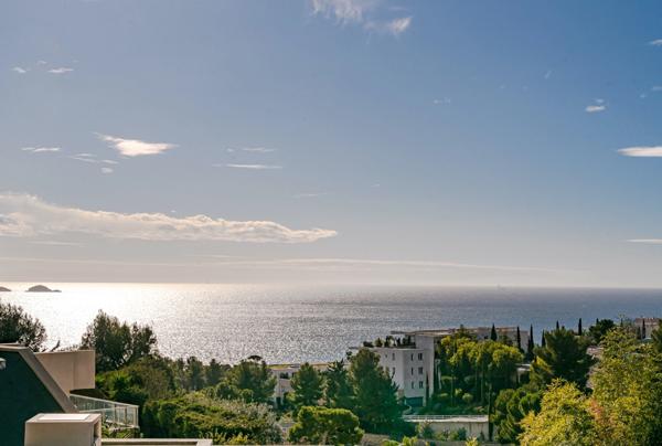 Marseille 7ᵉ – Corniche Kennedy | Villa confidentielle avec vue mer panoramique