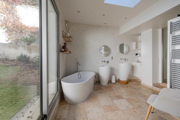 Marseille 7ᵉ – Corniche Kennedy | Villa confidentielle avec vue mer panoramique