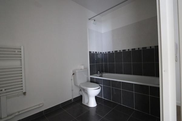 ORLEANS - PROCHE GARE - Appartement  3 pièces 57 m2 - entièrement repeint + cuisine neuve