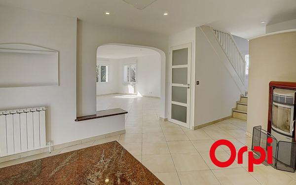 Maison à vendre    5 pièces •  Cailloux-sur-Fontaines