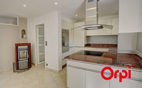 Maison à vendre    5 pièces •  Cailloux-sur-Fontaines