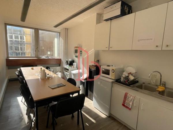 Bureau de 919 m² à vendre à Bordeaux Boulevards
