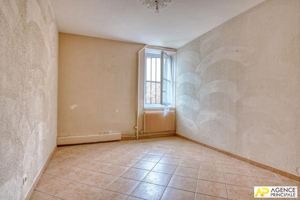 Versailles Montreuil Appartement Rez de Chaussée 2 Pièces 46.9M² 305 000 € **  - Référence  28317