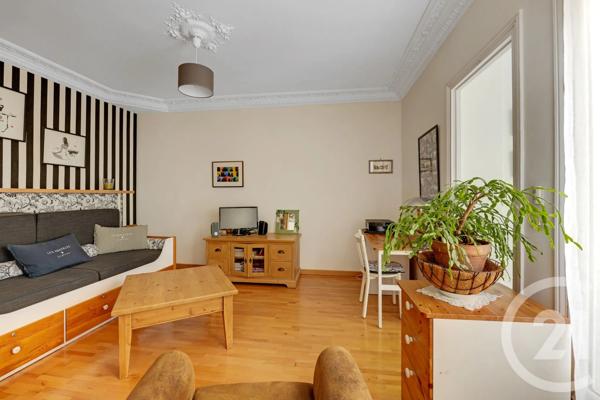 Appartement F2 à vendre  2 pièces - 40,52 m 2   MONTROUGE  - 92