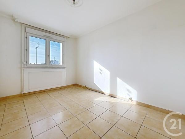 Appartement F2 à vendre  2 pièces - 49,74 m2 LA CHAPELLE ST LUC - 10
