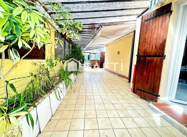 A VISITER SUR AVIGNON, MAISON DE 90 M² AVEC SON ANNEXE 60 M² ET PAVILLON 61 M²