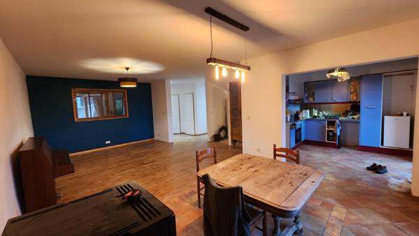 De retour à la vente, maison de caractère au cœur du village