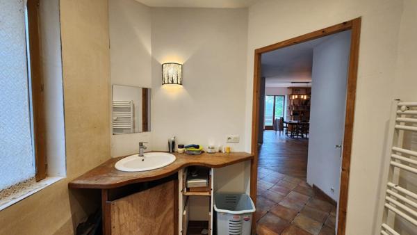 De retour à la vente, maison de caractère au cœur du village