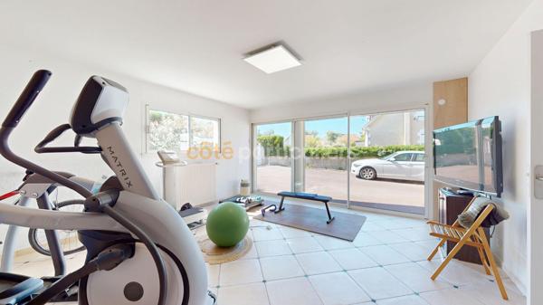 Vente
                Maison260 m² - 8 Pièces -
                    BREHAL (50290)