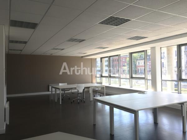 open space ascenseur centre ville roubaix ZFU zone franche urbaine bureaux cloisonnés sous alarme