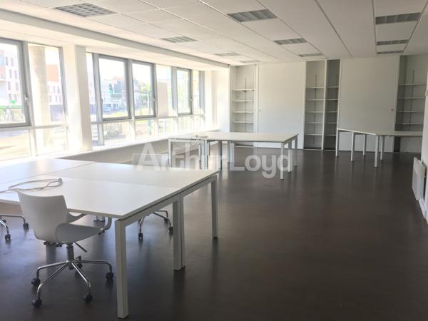open space ascenseur centre ville roubaix ZFU zone franche urbaine bureaux cloisonnés sous alarme