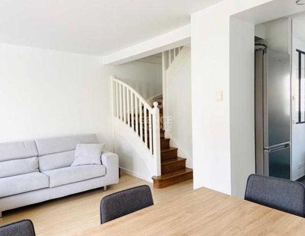 Maison 6 pièce(s) meublé- Saint-Nom-La-Bretèche Loyer 2 400 €/mois **  - Référence  18957