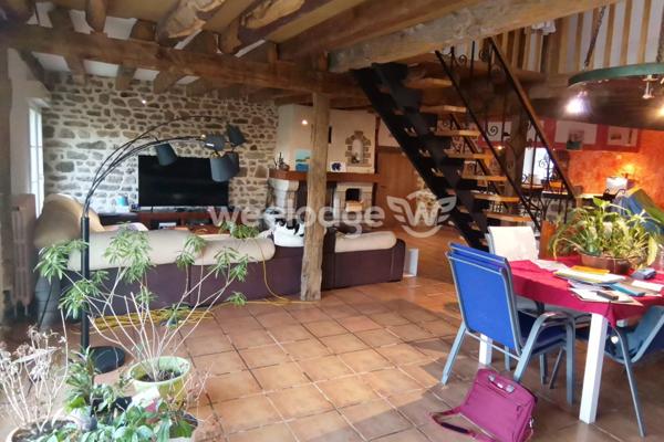 Maison à vendre 9 pièces de 283 m² à Saint-Agnant-de-Versillat