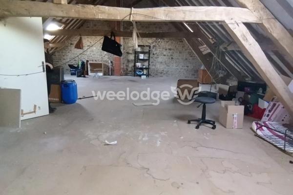 Maison à vendre 9 pièces de 283 m² à Saint-Agnant-de-Versillat