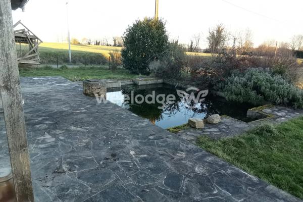 Maison à vendre 9 pièces de 283 m² à Saint-Agnant-de-Versillat