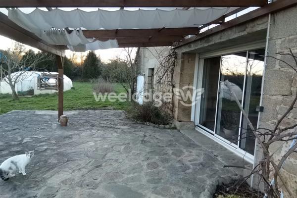 Maison à vendre 9 pièces de 283 m² à Saint-Agnant-de-Versillat