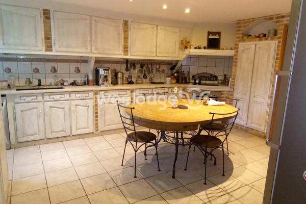 Maison à vendre 9 pièces de 283 m² à Saint-Agnant-de-Versillat