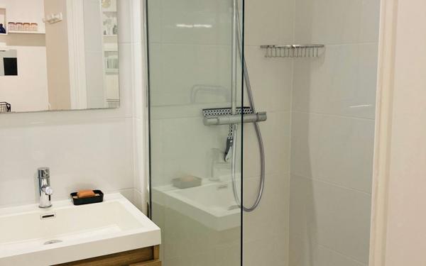 Appartement à vendre    1 pièce •  Nice