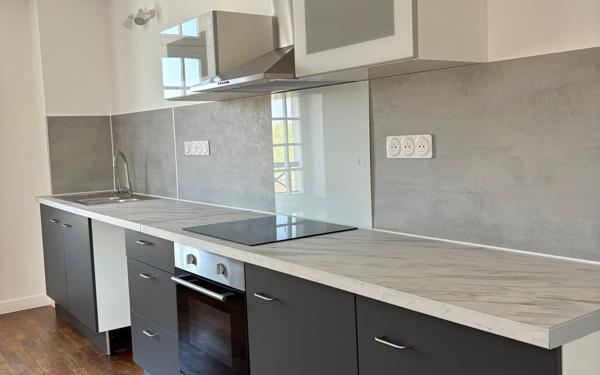 Appartement à louer    3 pièces • 94 m2 La Fère