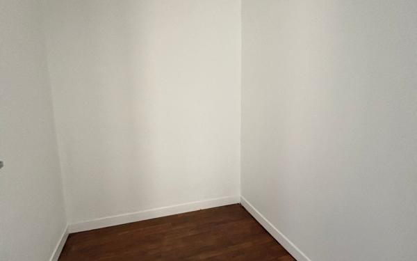 Appartement à louer    3 pièces • 94 m2 La Fère