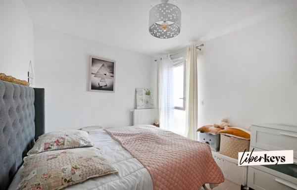 Nîmes- Quartier HOCHE- magnifique et récent T2, terrasse et parking. 