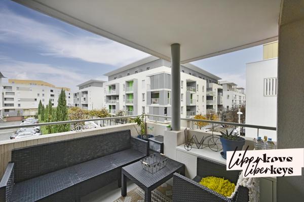 Nîmes- Quartier HOCHE- magnifique et récent T2, terrasse et parking. 