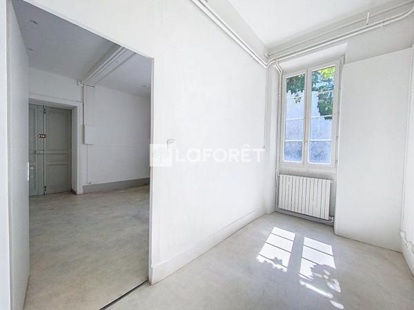 Location bureau Orange - 68 m² - 680 €/mois