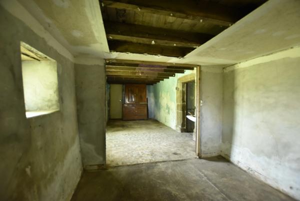 Maison en pierre à rénover – Fort potentiel d’environ 200 m² – Saint-Brice-de-Landelles 50 Normandie